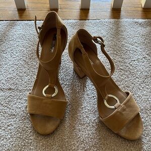 Tahari Norma Sandals, suede, new, size 9